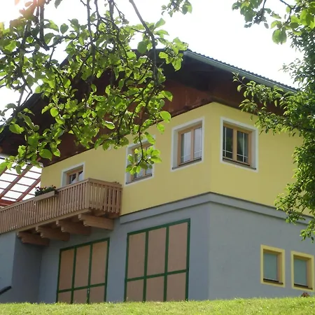 Mit Panoramaterrasse In By Interhome بيت للعطل *